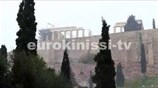 Πλάνα από τη χιονισμένη Αθήνα