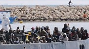 Ιταλία: Εκατοντάδες μετανάστες εντόπισαν στη θάλασσα οι αρχές