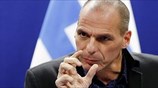 «Οι δημοκρατίες δεν εκβιάζονται» απαντά η Αθήνα στο τελεσίγραφο του Eurogroup