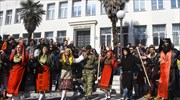 Απτόητοι από τις καιρικές συνθήκες οι καρναβαλιστές της Β. Ελλάδας