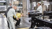 Επίσκεψη Μέρκελ σε εργοστάσιο φορτηγών στην Ιαπωνία
