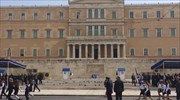 Σε εξέλιξη η μαθητική παρέλαση στο Σύνταγμα