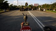 Ουκρανία: Γκρέμισαν τρία μνημεία του κομμουνιστικού καθεστώτος