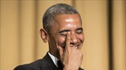 Ομπάμα: Χιούμορ, ανάλαφρη ατμόσφαιρα και «καρφιά» στο γεύμα ανταποκριτών του Λ. Οίκου