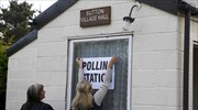 Βρετανία: Άνοιξαν οι κάλπες - Αμφίρροπη η εκλογική μάχη