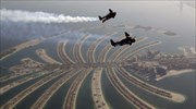 Ο άνθρωπος-τζετ πετά πάνω από το Ντουμπάι