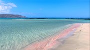 Κατέστρεψαν ξαπλώστρες και ομπρέλες στην παραλία Ελαφονησίου στα Χανιά
