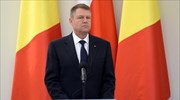 Ο πρόεδρος της Ρουμανίας εμμένει στην παραίτηση του πρωθυπουργού