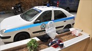 Αστυνομικοί καθάρισαν το κέντρο φιλοξενίας μεταναστών στη Χίο