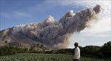 Ινδονησία: Εκκένωση περιοχών γύρω από το ηφαίστειο Σιναμπούνγκ