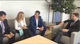 Συνάντηση Στ. Θεοδωράκη - Γ. Κατάινεν στις Βρυξέλλες