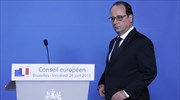 Ο Φρανσουά Ολάντ δίνει μια δήλωση στα κεντρικά γραφεία του Ευρωπαϊκού Συμβουλίου στις Βρυξέλλες