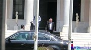 Σύσκεψη στο Μαξίμου παρουσία Δραγασάκη - Βαρουφάκη