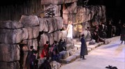 Θερμό χειροκρότημα στην πρεμιέρα των «Τρωάδων», στο Αρχαίο Θέατρο Επιδαύρου