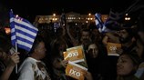 Πανηγυρισμοί στο Σύνταγμα από υποστηρικτές του «όχι»