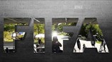 Άγγλος κωμικός πέταξε χαρτονομίσματα στον πρόεδρο της FIFA