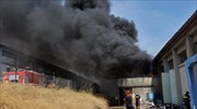 Υπό έλεγχο η φωτιά σε εγκαταλελειμμένο εργοστάσιο στο Κιάτο