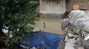 Εκατοντάδες νεκροί από τις σφοδρές πλημμύρες που πλήττουν την Ασία