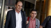 «Μασάζ» Τσακαλώτου - Σταθάκη στους βουλευτές του ΣΥΡΙΖΑ