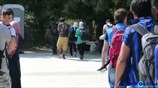 Μεταφορά των προσφύγων από το Πεδίον του Άρεως στον Ελαιώνα