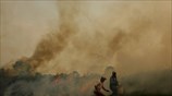 Μάχη με τις φλόγες στην Ινδονησία